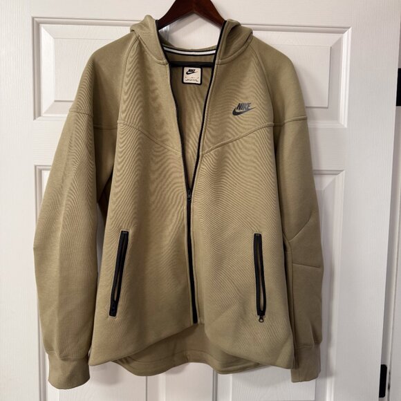 Nike Sportswear Tech Fleece Windrunner- size  Large - Picture 1 of 2